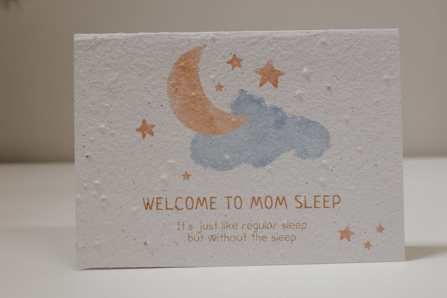Biglietto piantabile Welcome To Mom Sleep